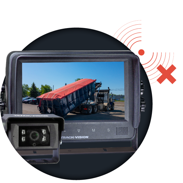 Moniteur et caméra TrackVision avec un camion roll off affiché à l'écran.